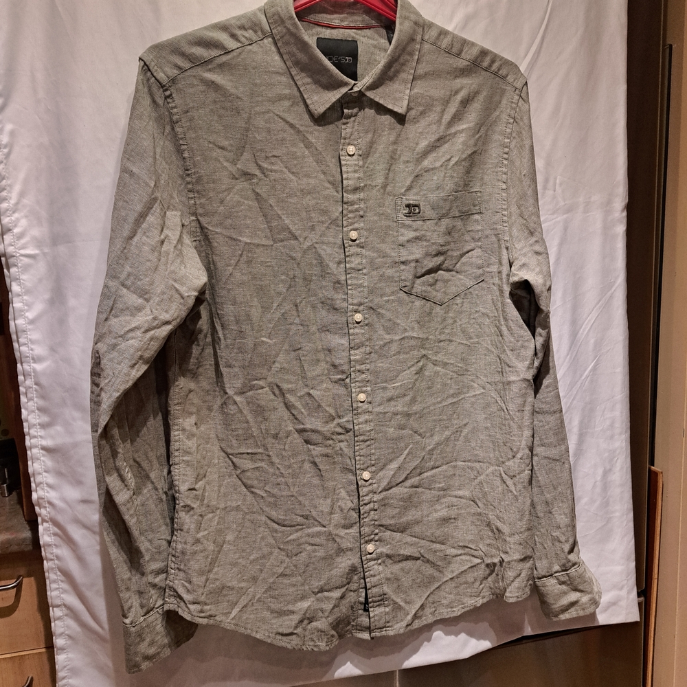 Men's Gray Button-Up Shirt